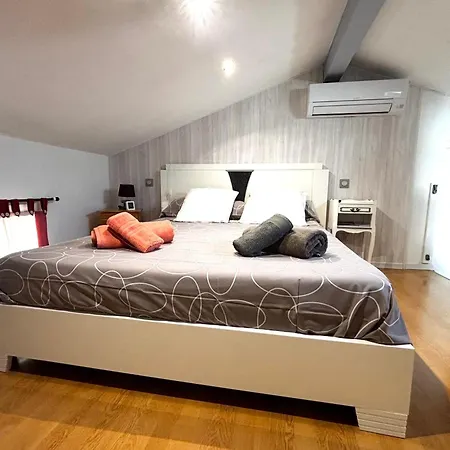 Le Hameau - Proche - Piscine - Parking 펜션 *